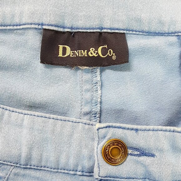 Denim & Co Woman's Capri Pants Size MEDIUM (8), Blue, Pockets, Cozy - Picture 3 of 10